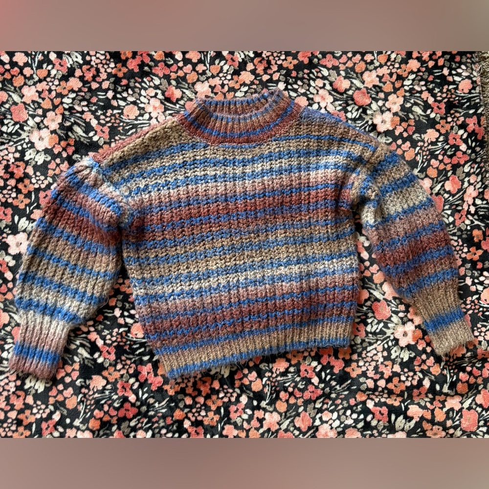 Lot of 5 girls sweaters